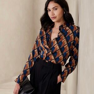 Banana Republic Satin Classic Geometric Button Down Shirt